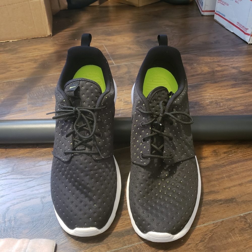 Nike Roshe Runs Men's size 12